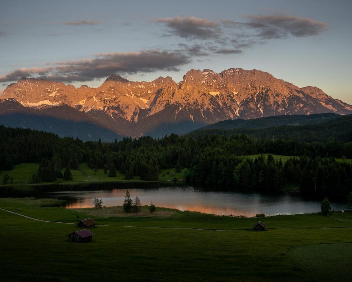 Das Bergquartier - Ferienwohnung Zugspitze Оберау Экстерьер фото